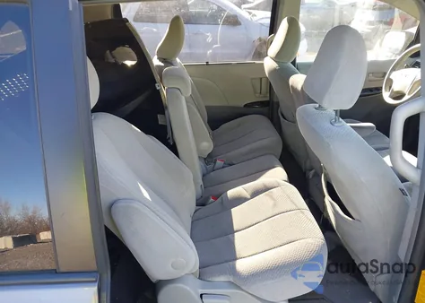 2011 Toyota Sienna Le V6 из США, поврежденный, VIN 5TDKK3DC6BS171912